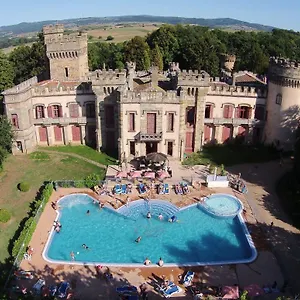 Chateau-camping La Grange Fort, 63500 Les Pradeaux
